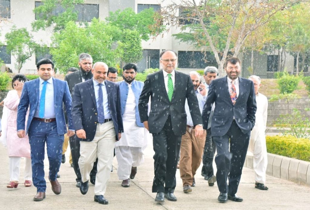 Figure 1. CPD/Chairman NCAI, Rector NUST, Federal Minister PD & SI and, Chairman HEC (front row left to right).